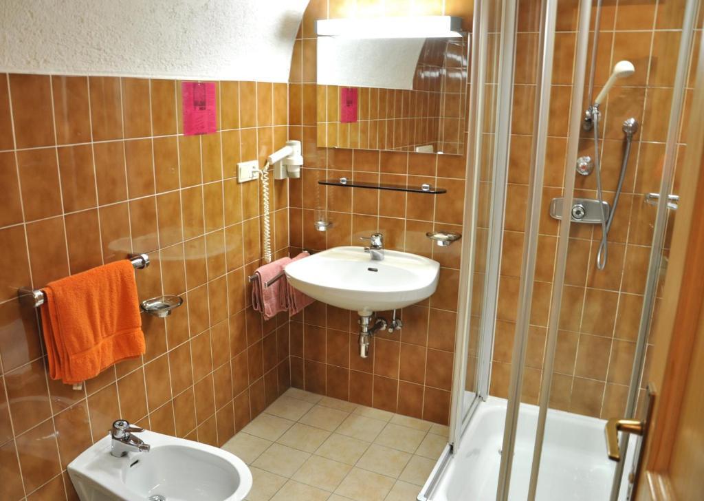 Hotel Grauer Baer Bressanone Phòng bức ảnh